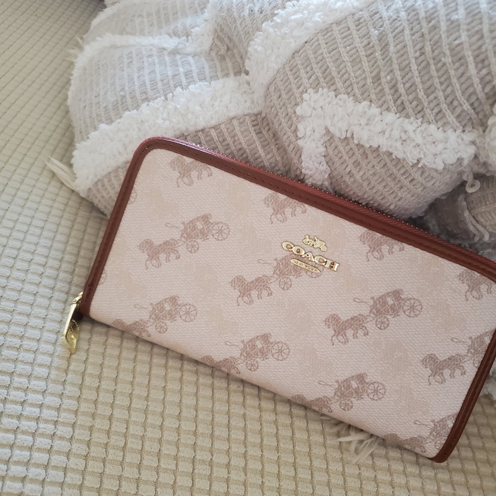 1/2 OFF SALE!!  NWOT Coach wallet